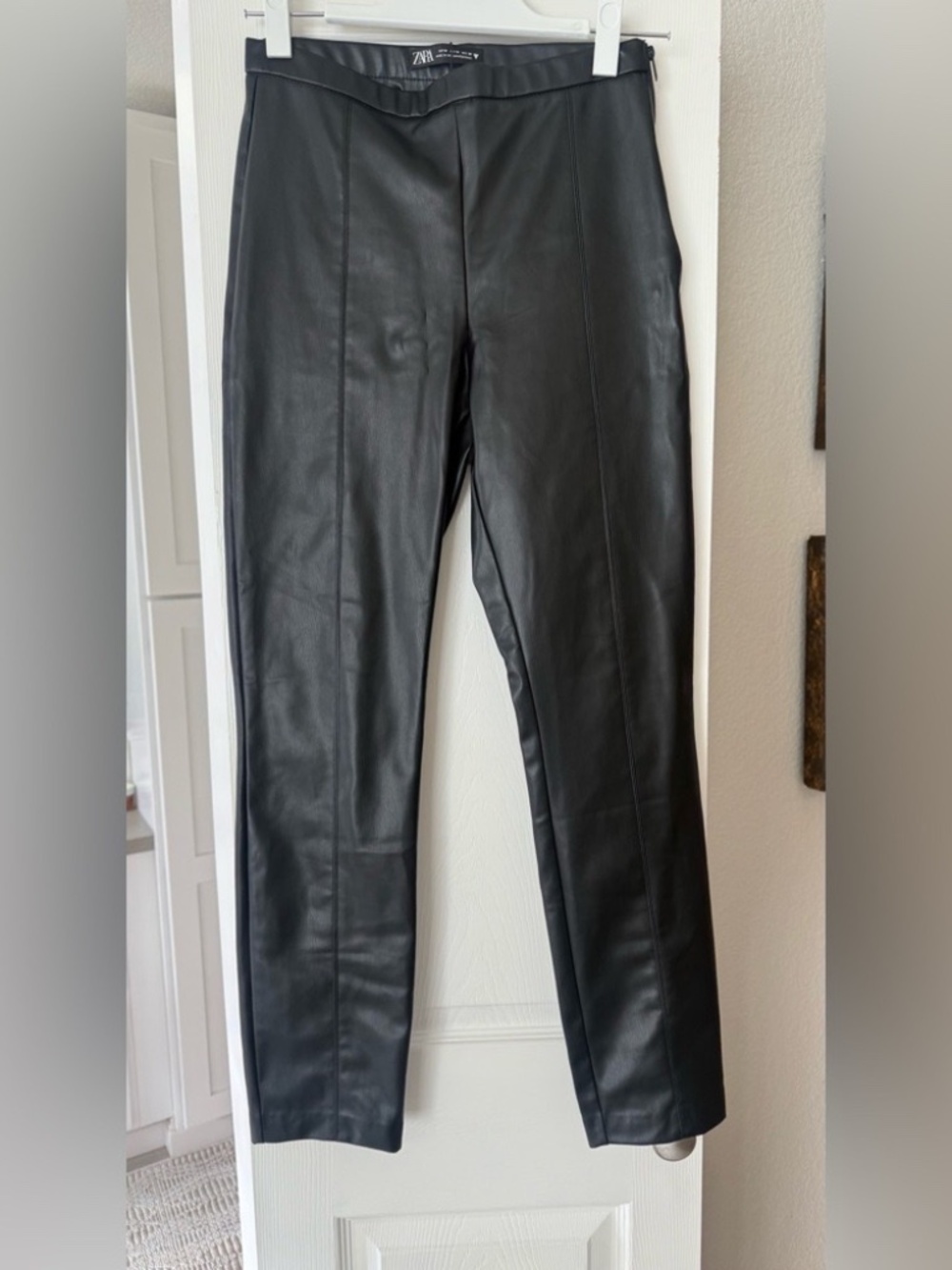 Zara Size 8 Faux Sleek Black Leather Pants lot5900